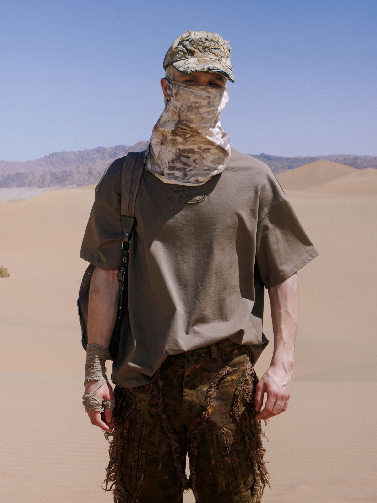 Personsoul Logo Embroidered Basic T-shirt-IYAMIUIO