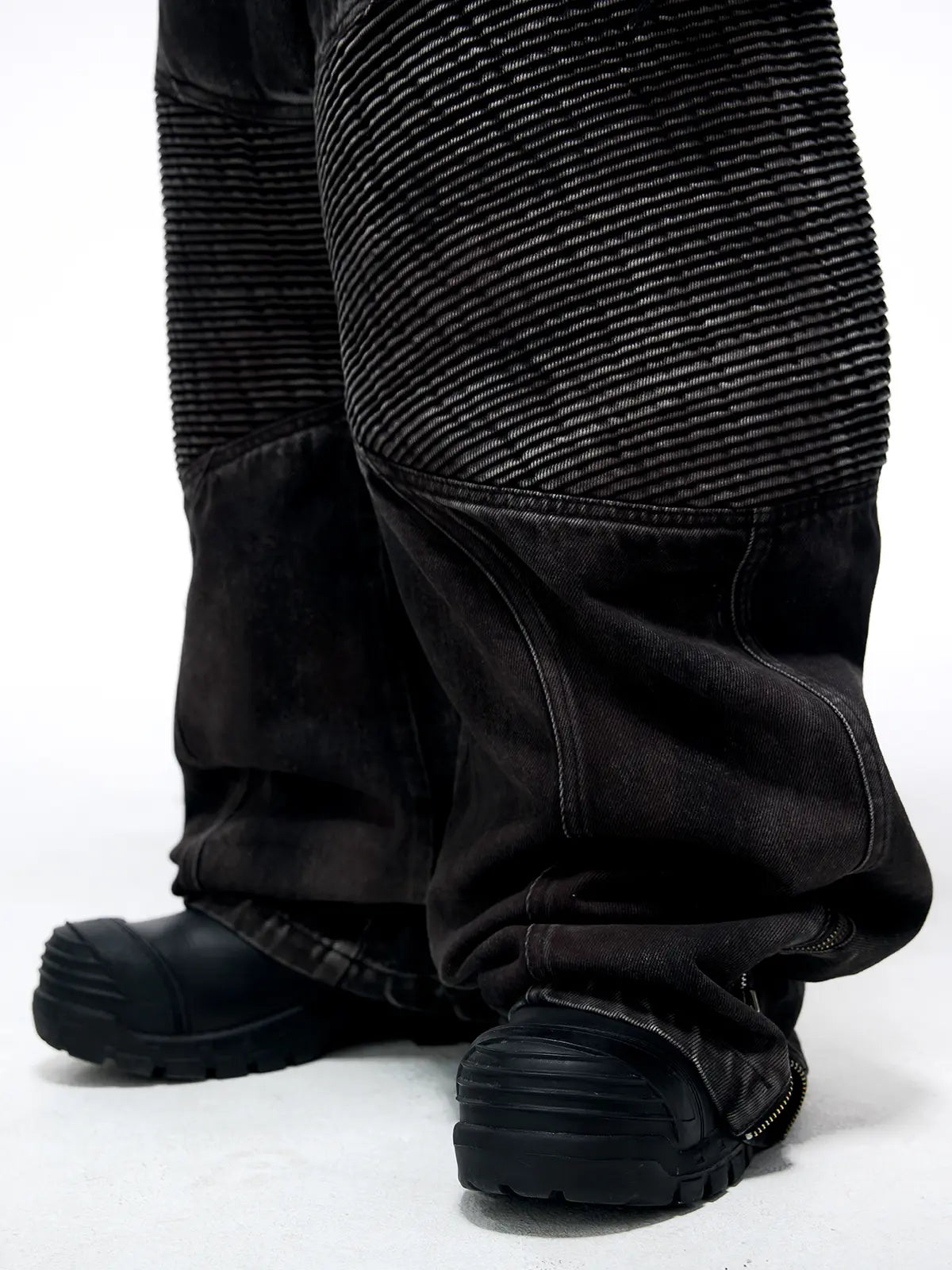 Temperature-Reactive Curved Jeans with Bag Set-IYAMIUIO