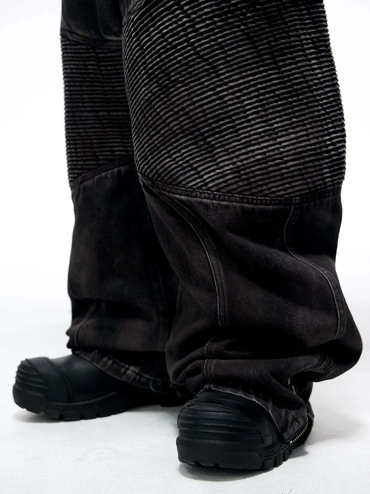 Temperature-Reactive Curved Jeans with Bag Set-IYAMIUIO