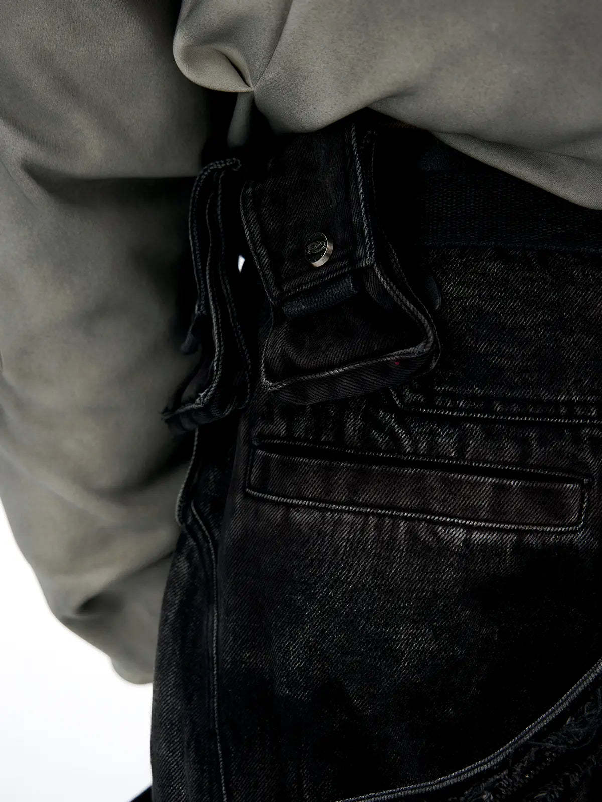 Temperature-Reactive Curved Jeans with Bag Set-IYAMIUIO