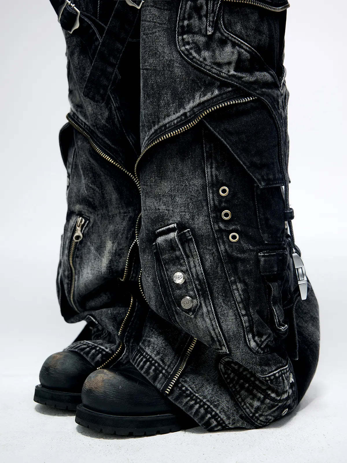 A-Line Baggy Jeans with Hardware Details-IYAMIUIO