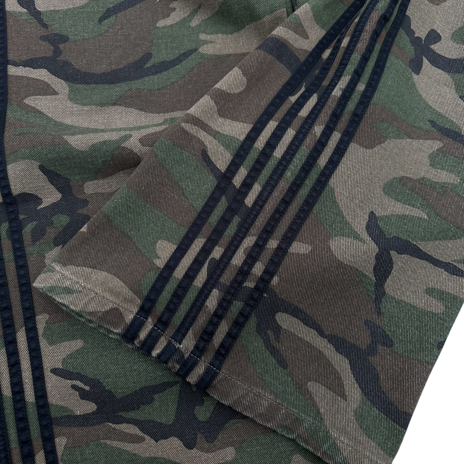 TRACK JEANS (CAMO)-IYAMIUIO