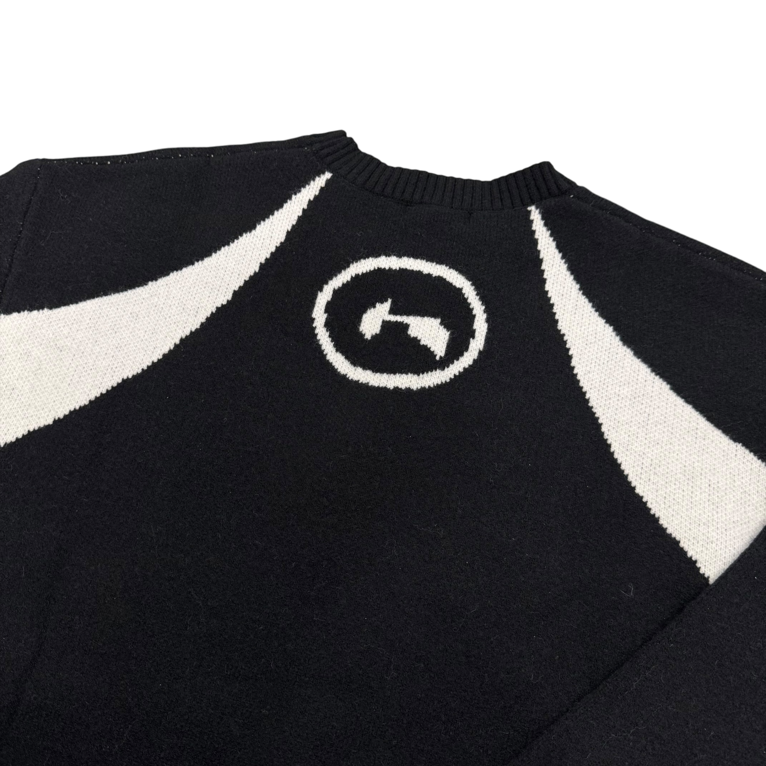 TECH KNIT (BLACK/WHITE)-IYAMIUIO