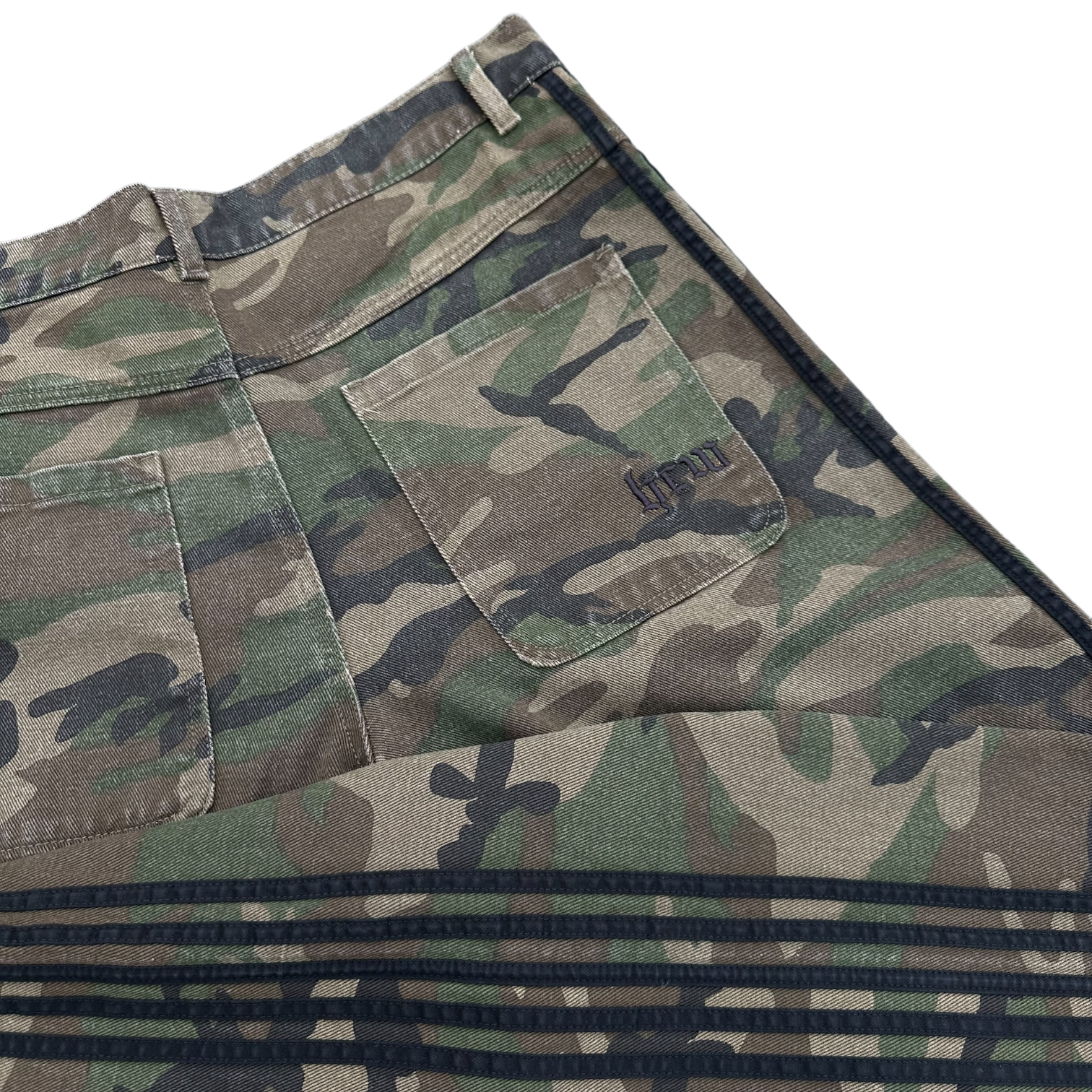 TRACK JEANS (CAMO)-IYAMIUIO