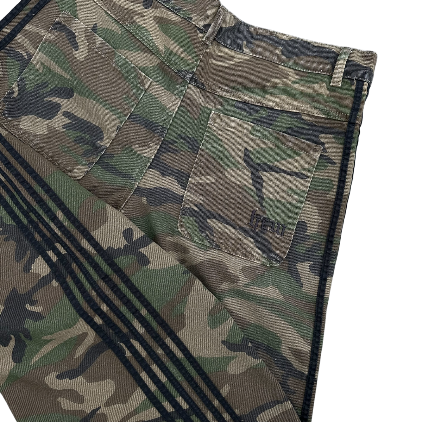 TRACK JEANS (CAMO)-IYAMIUIO