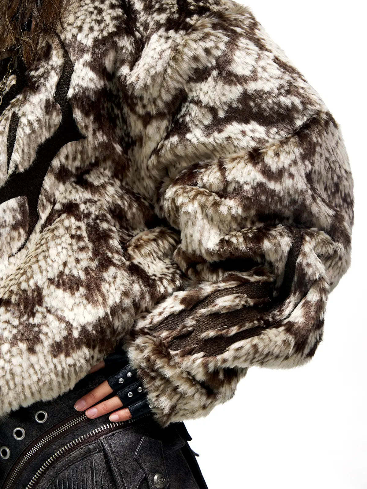 Personsoul Snake Print Faux Fur Jacket-IYAMIUIO