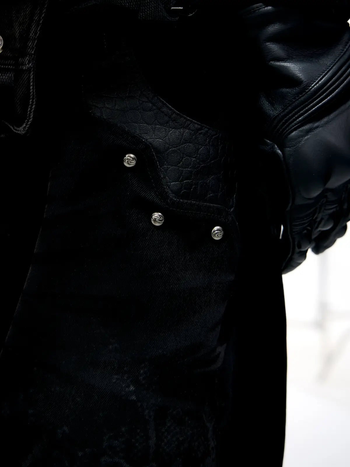 Personsoul Snake Texture Black Jeans-IYAMIUIO