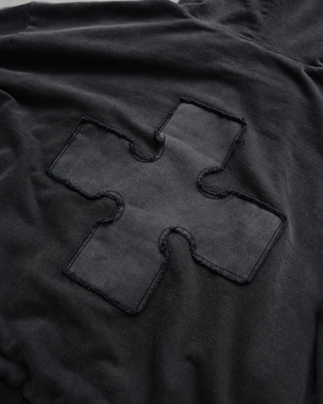 "COMPANY 8" ZIP-UP HOODIE-IYAMIUIO
