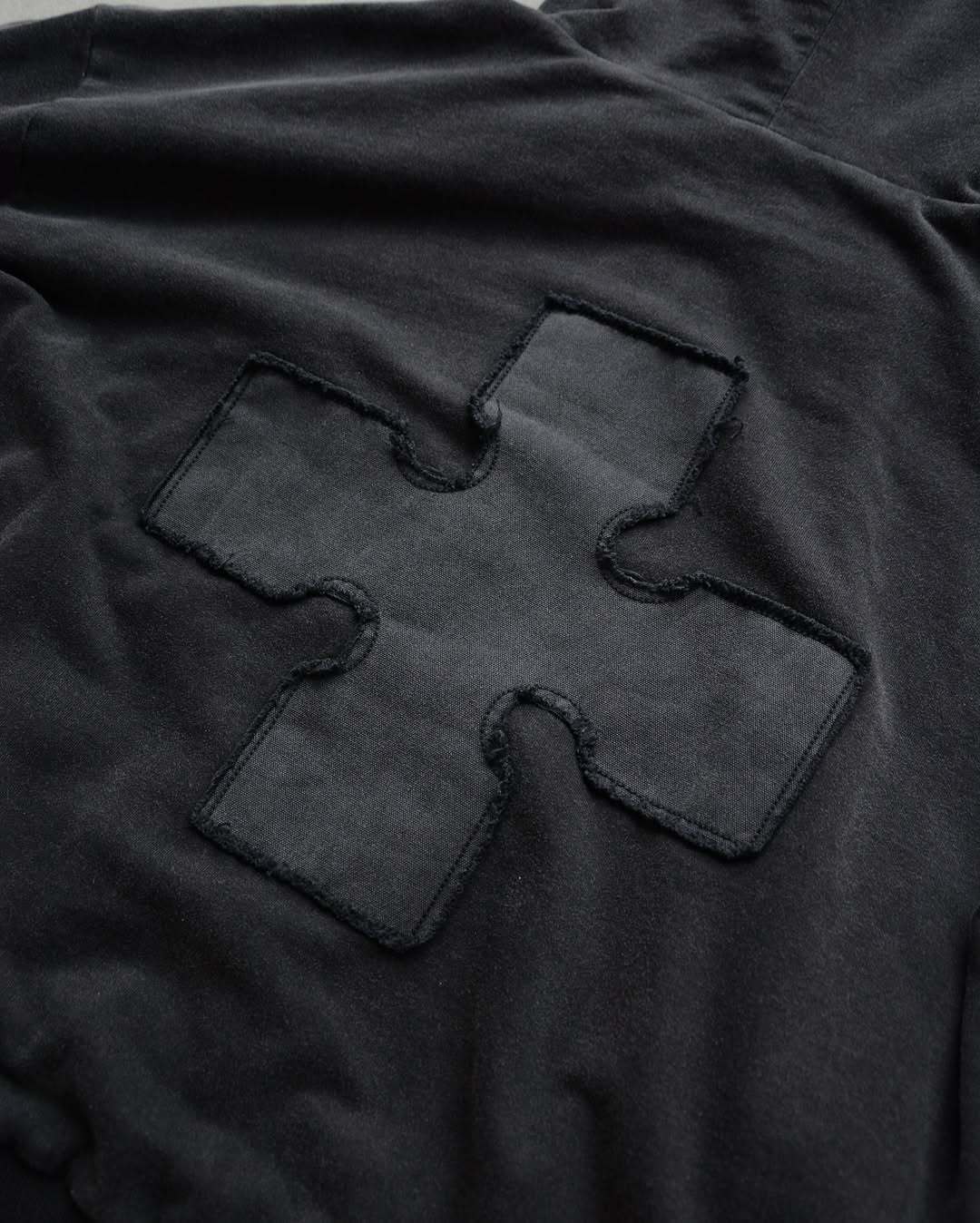 "COMPANY 8" ZIP-UP HOODIE-IYAMIUIO