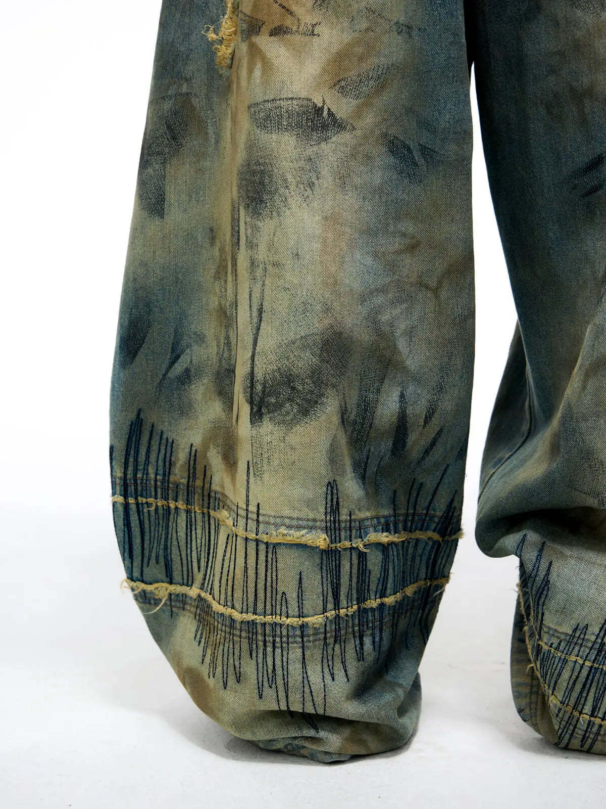 Personsoul Stain Embroidery Scimitar Jeans-IYAMIUIO