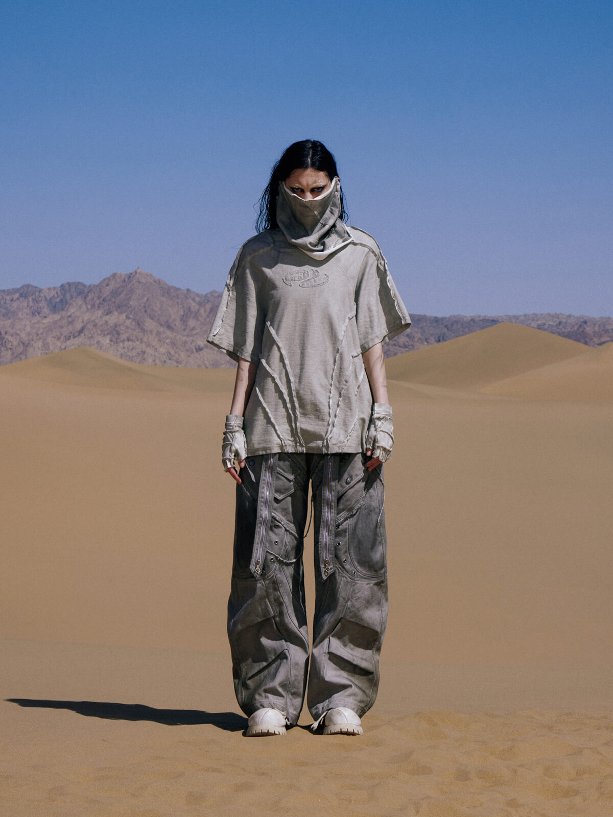 Personsoul Desert Distressed Grey T-shirt-IYAMIUIO