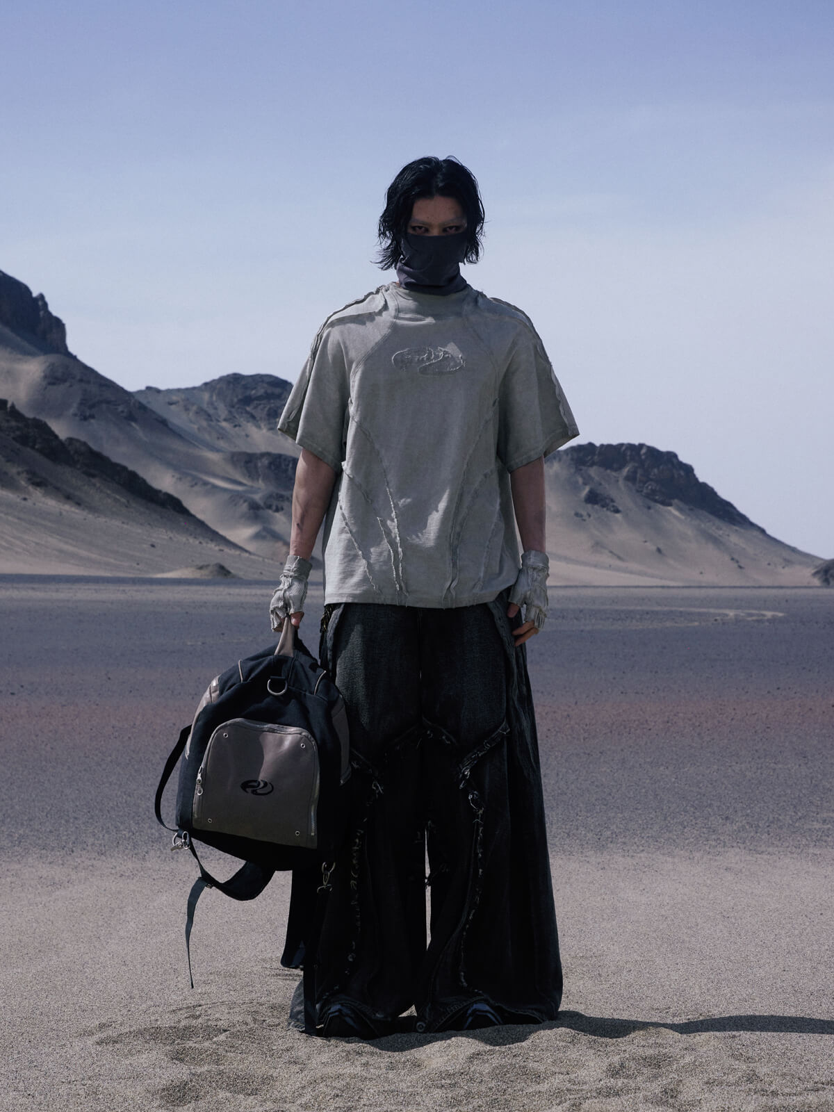 Personsoul Desert Distressed Grey T-shirt-IYAMIUIO