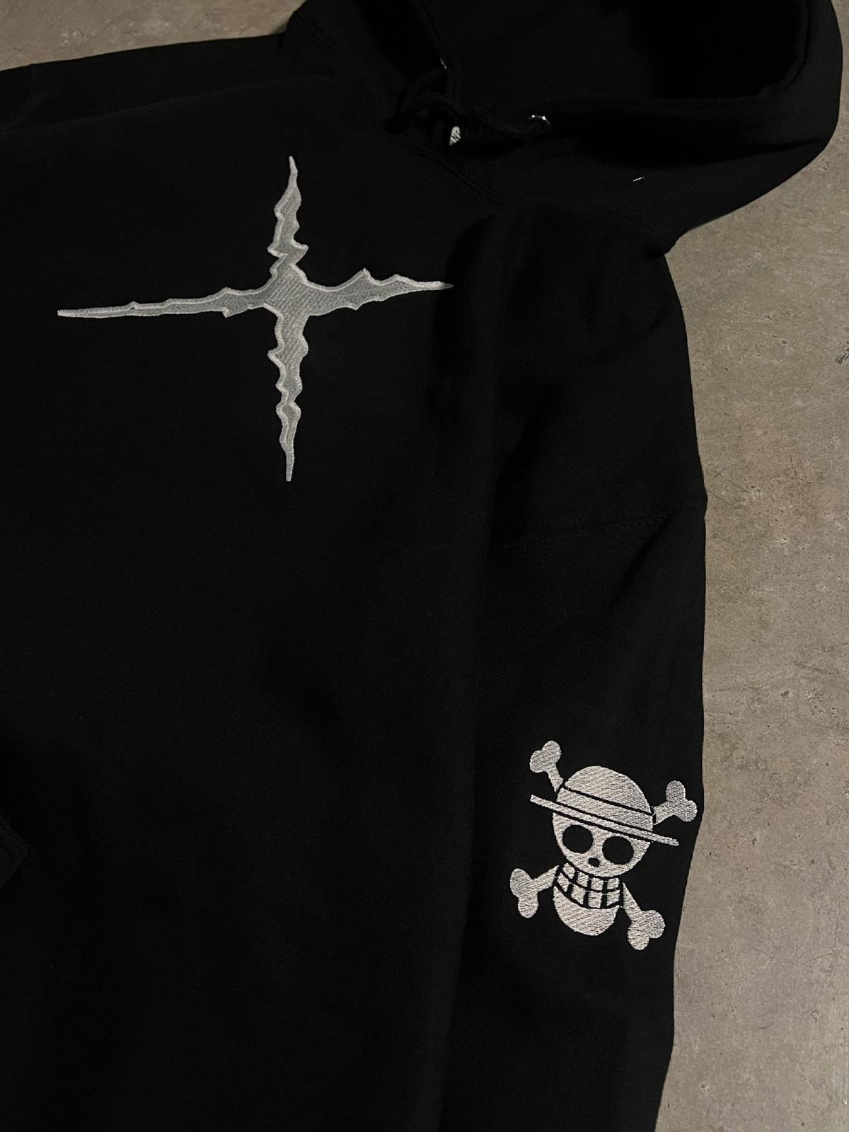 Embroidery Hoodie-One.P-IYAMIUIO
