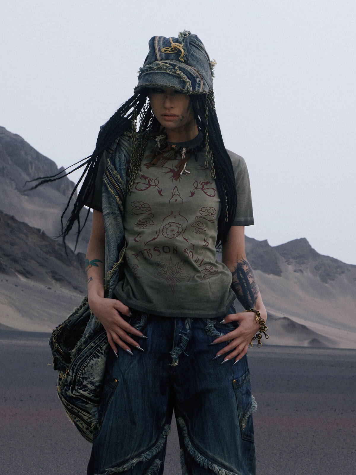 Personsoul Totem Slim Fit T-shirt-IYAMIUIO