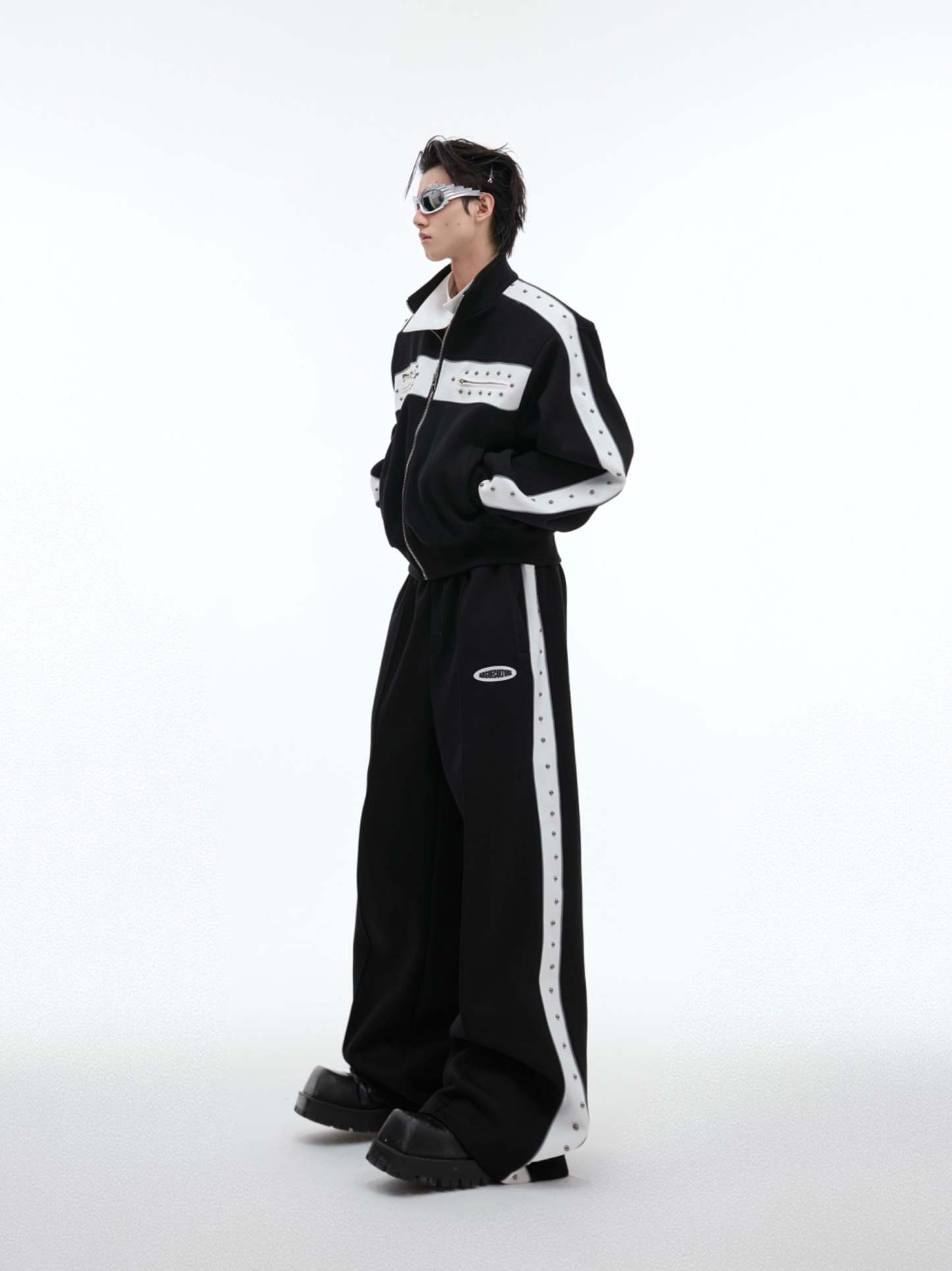 【24s Oct.】Metal Rivet Casual Silhouette Short Hoodie + Casual Pants-IYAMIUIO