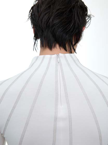 【24s Oct.】Topstitched Metallic Trim Slim-fit Turtleneck Top-IYAMIUIO