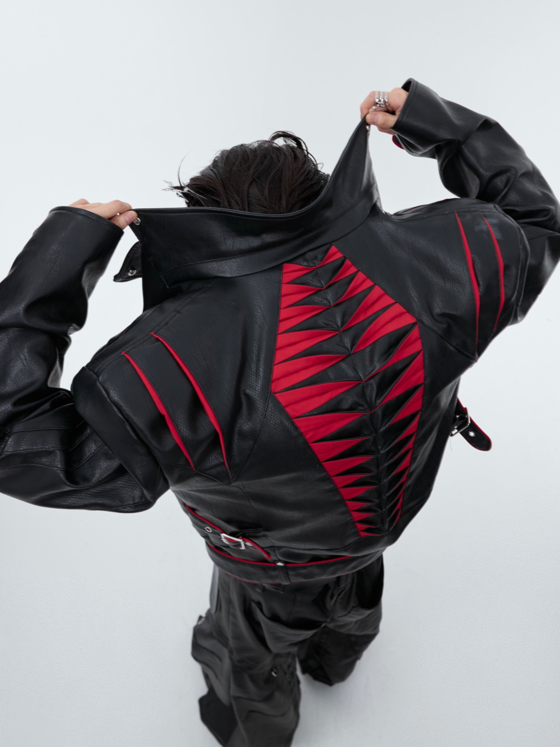 【24s Sep.】Pleated Spine Graphic Cropped Leather Biker Jacket-IYAMIUIO