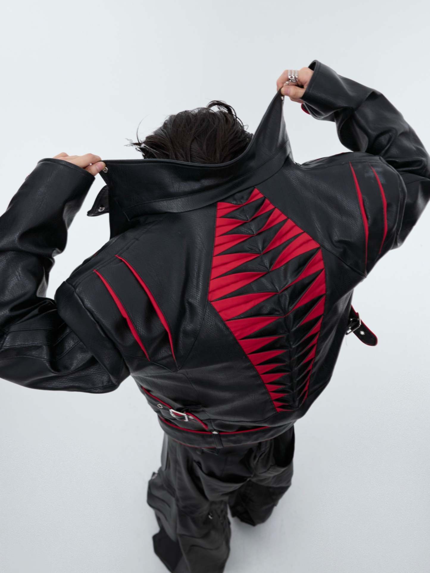 【24s Sep.】Pleated Spine Graphic Cropped Leather Biker Jacket-IYAMIUIO