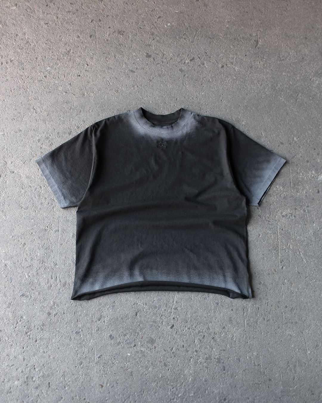 Gradient Tee-IYAMIUIO