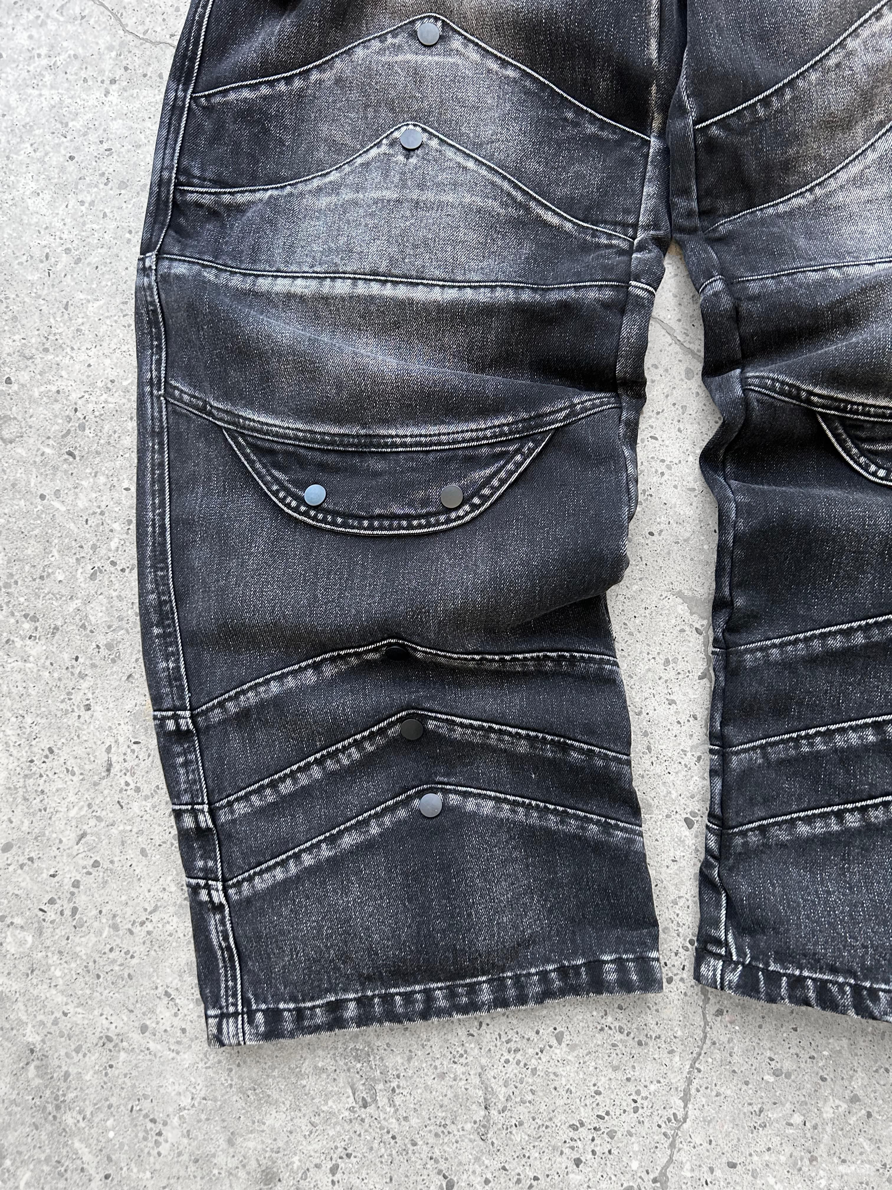 "WINTER ARMOR" Black Cargo Pants-IYAMIUIO