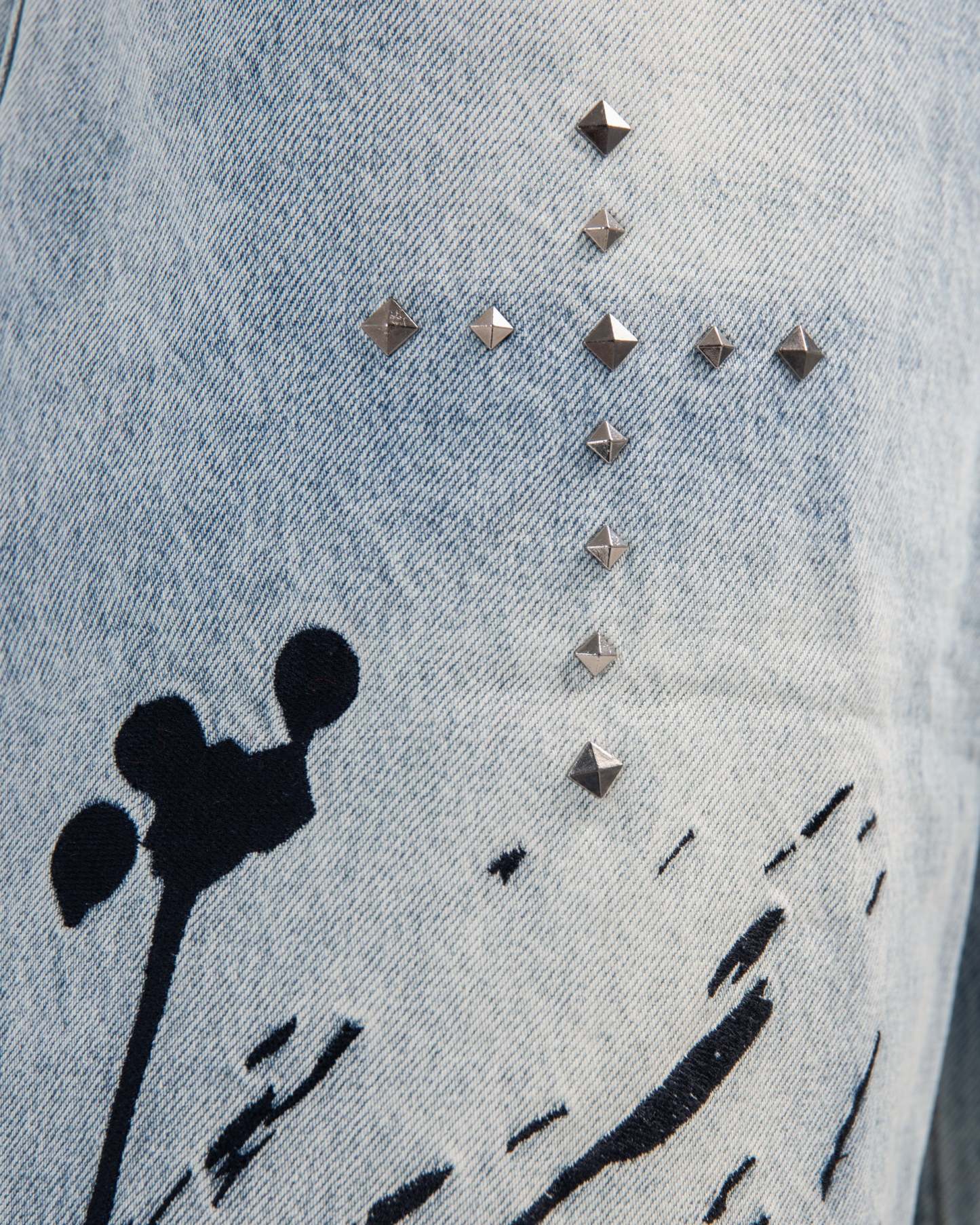 Fangs Studded Shorts-IYAMIUIO