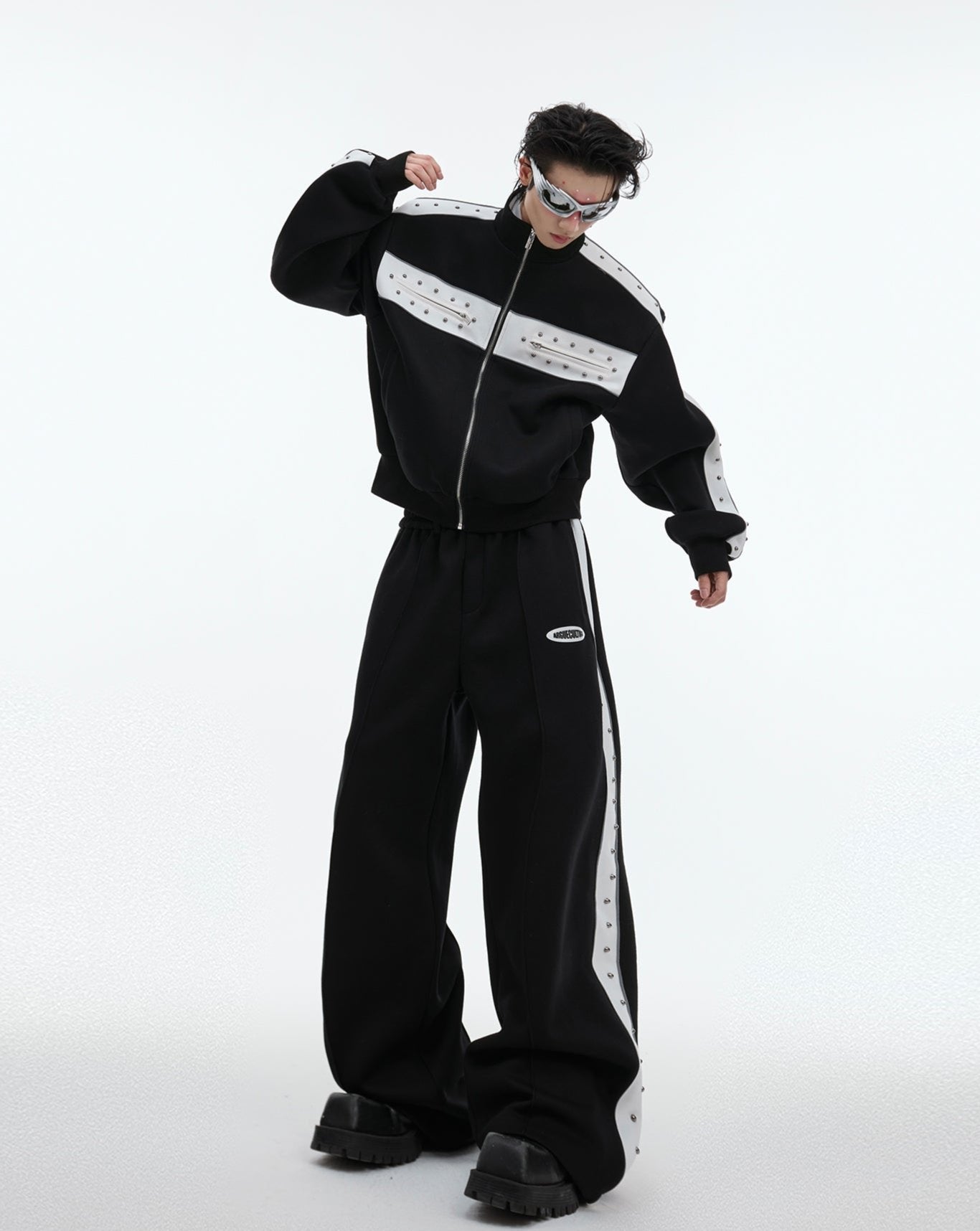 【24s Oct.】Metal Rivet Casual Silhouette Short Hoodie + Casual Pants-IYAMIUIO