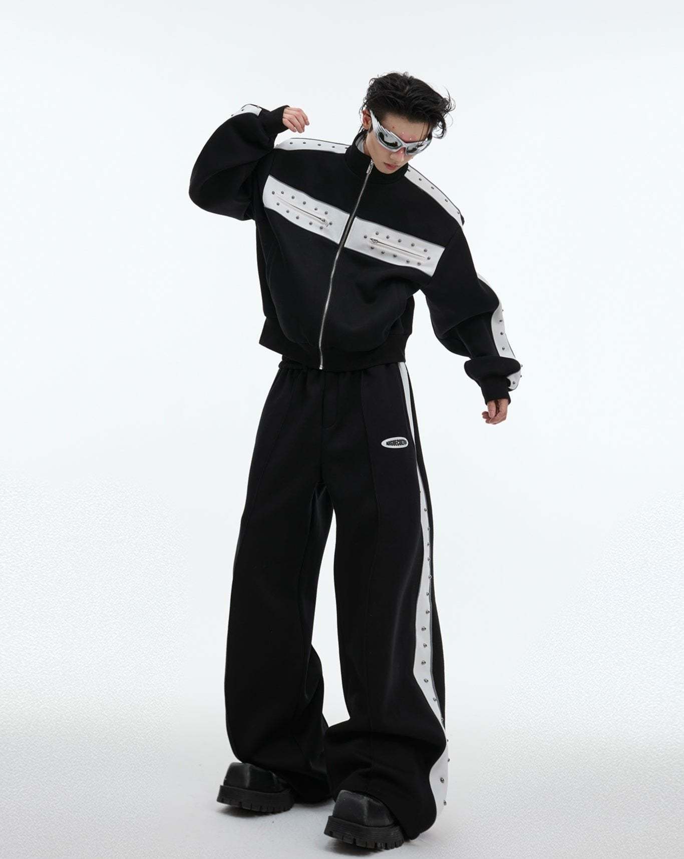 【24s Oct.】Metal Rivet Casual Silhouette Short Hoodie + Casual Pants-IYAMIUIO