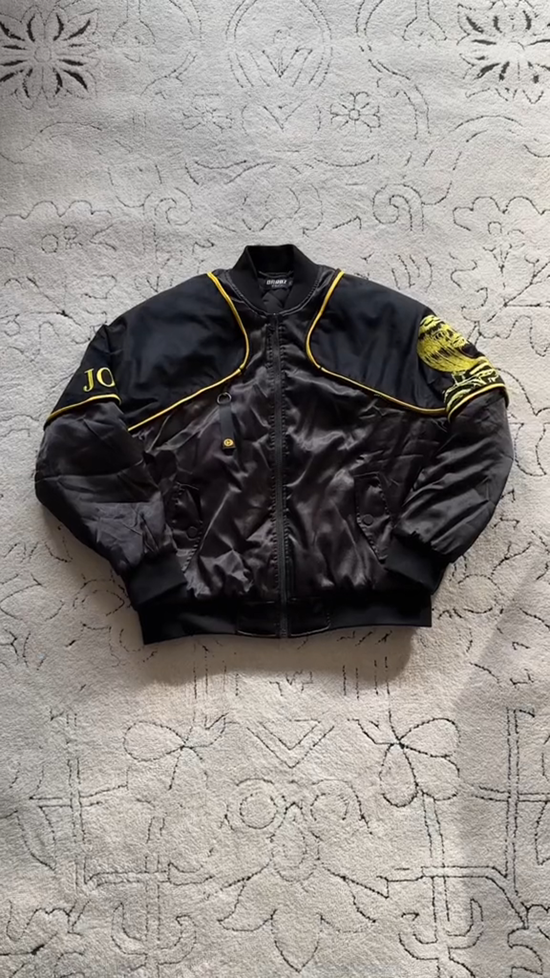 Jojos jacket-IYAMIUIO
