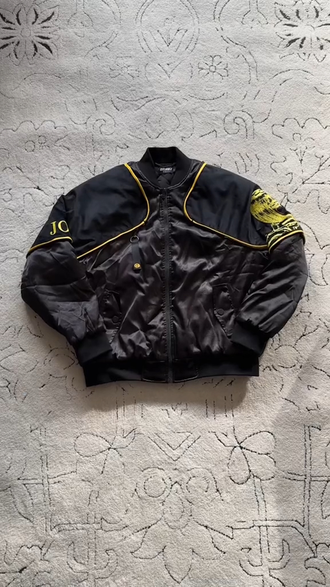 Jojos jacket-IYAMIUIO