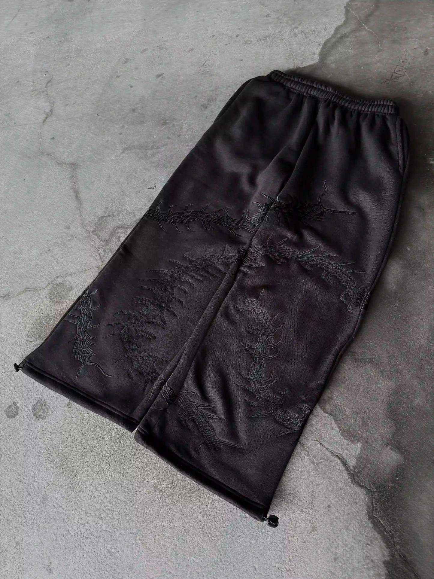“Ghoul” Sweats (Black)-IYAMIUIO