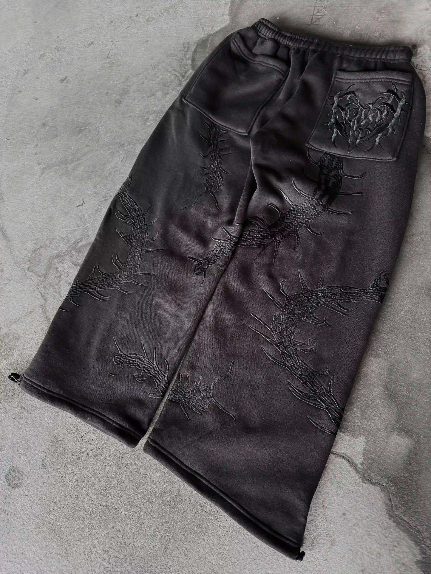 “Ghoul” Sweats (Black)-IYAMIUIO