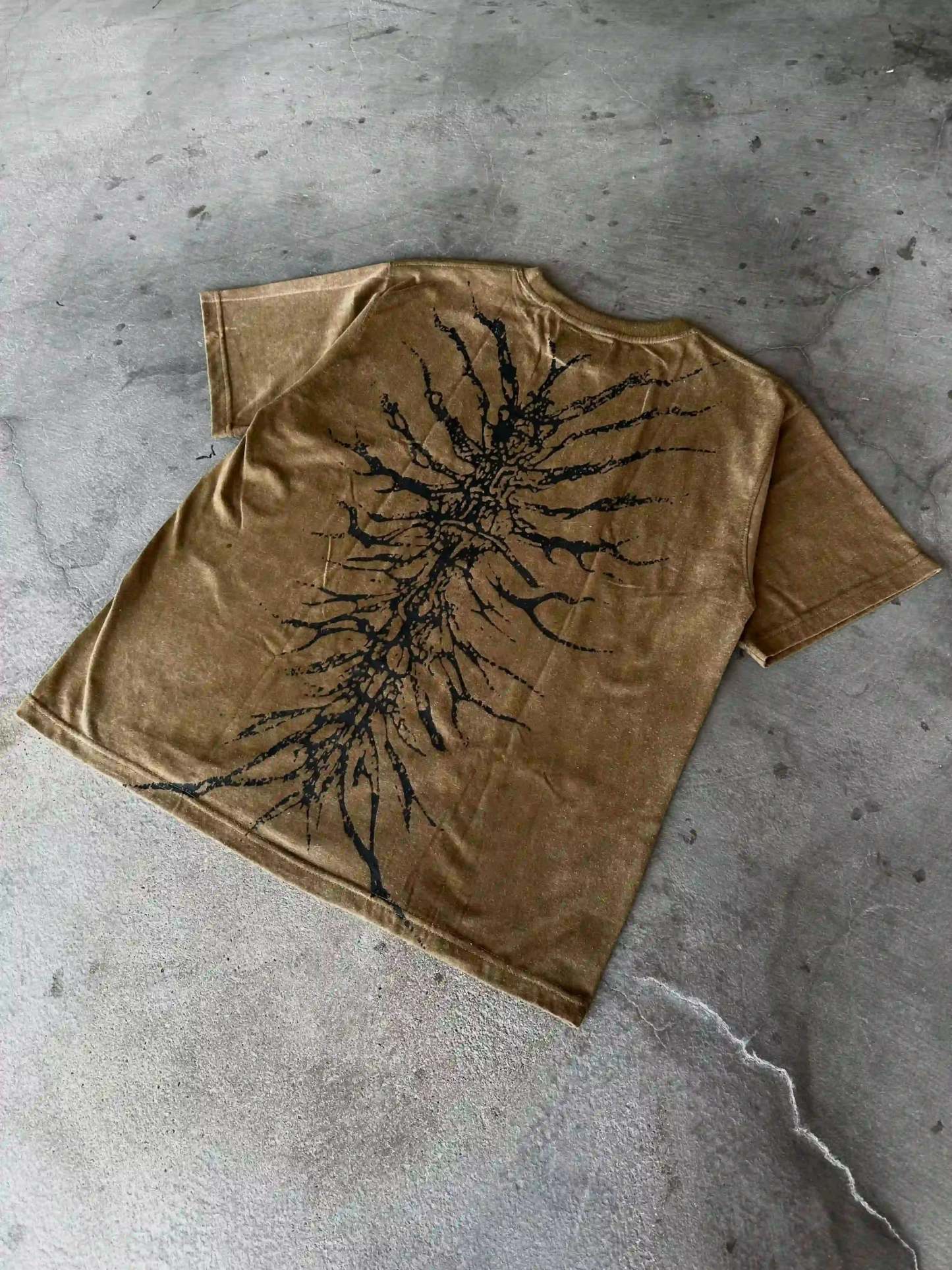 "Ghoul" T-shirt (Dark Beige)-IYAMIUIO