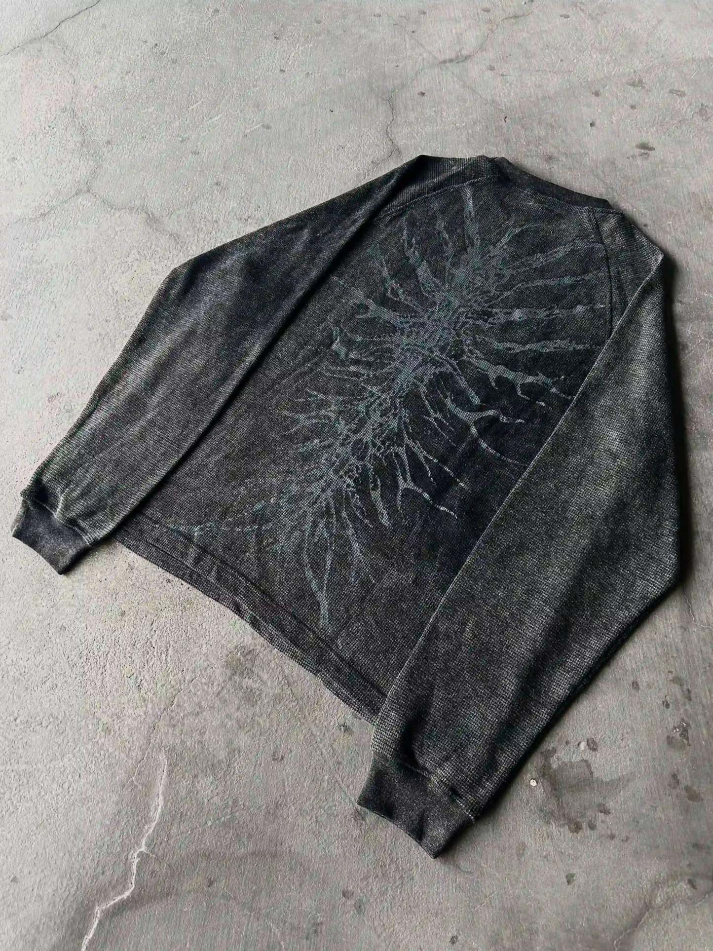 "Ghoul' Long-Sleeve (Grey)-IYAMIUIO
