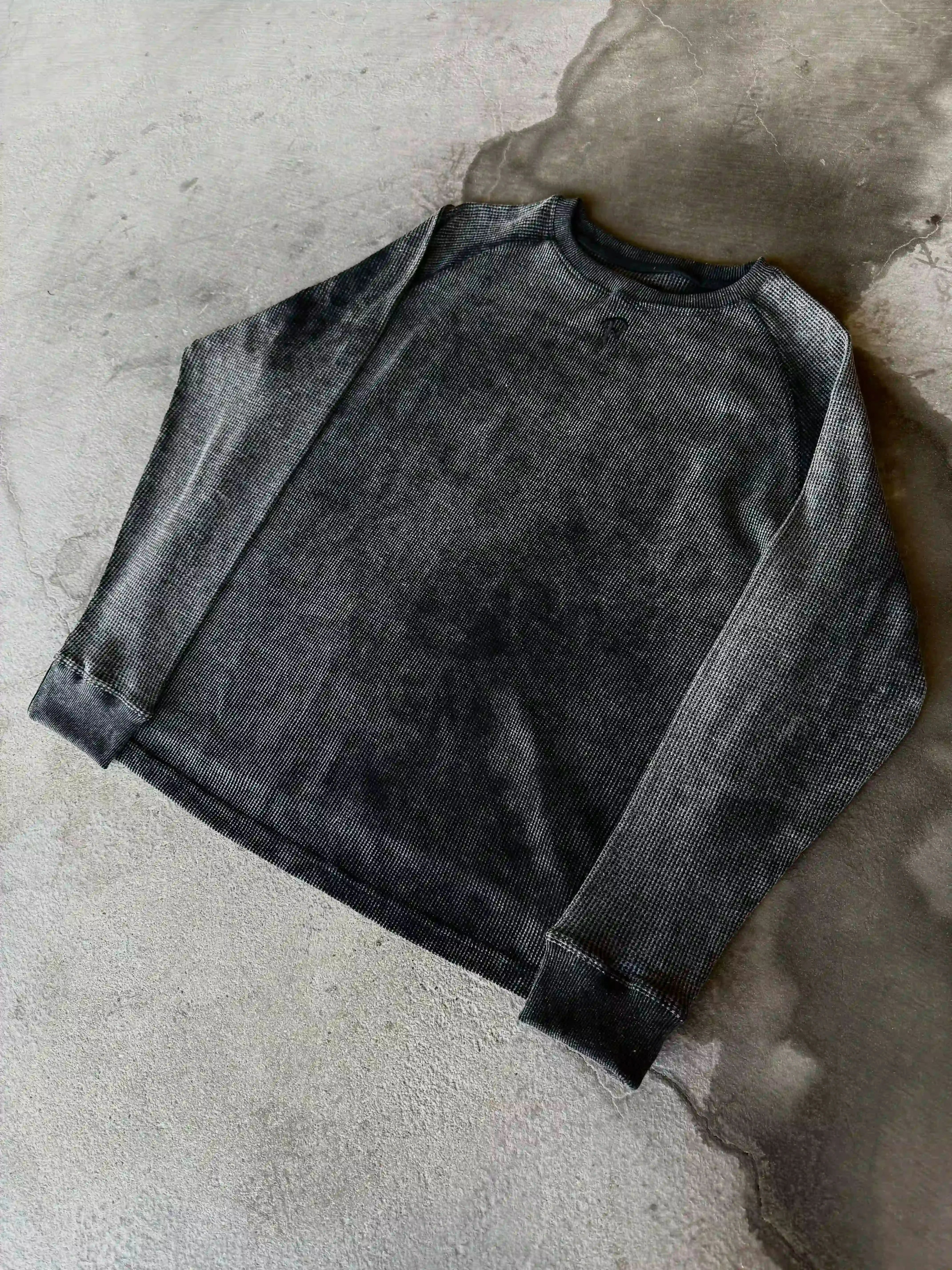 "Ghoul' Long-Sleeve (Grey)-IYAMIUIO