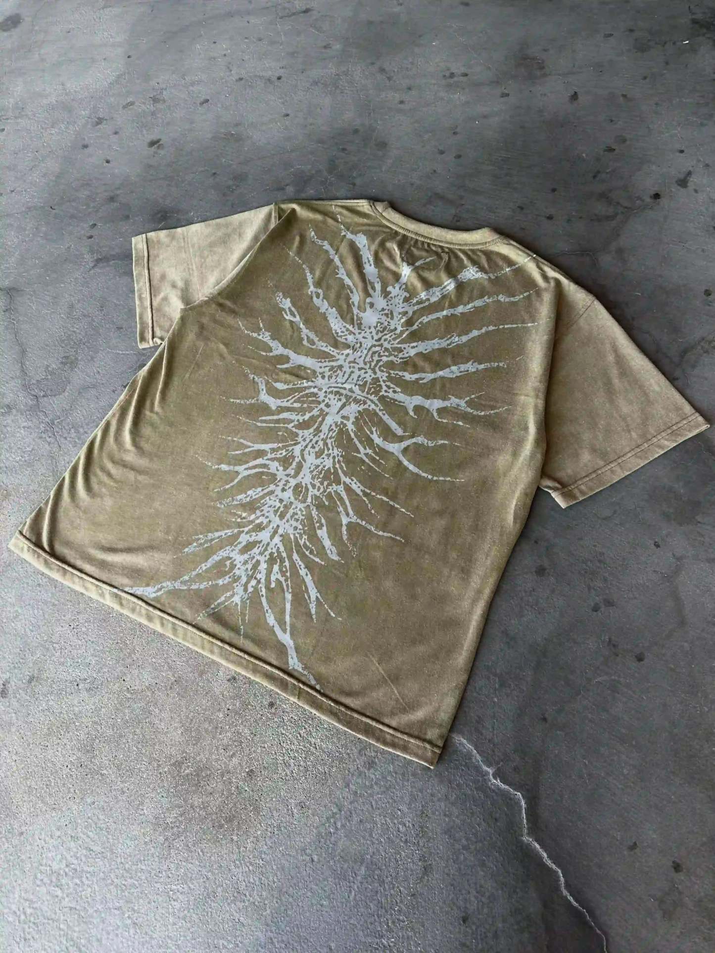 "Ghoul" T-shirt (Sand)-IYAMIUIO