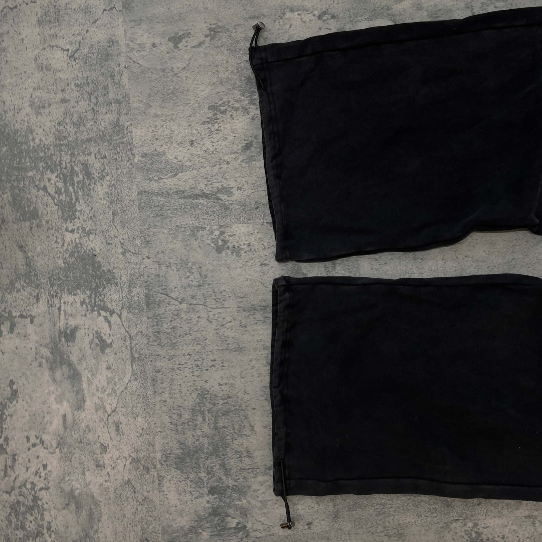 CARGO SWEATS (COAL)-IYAMIUIO