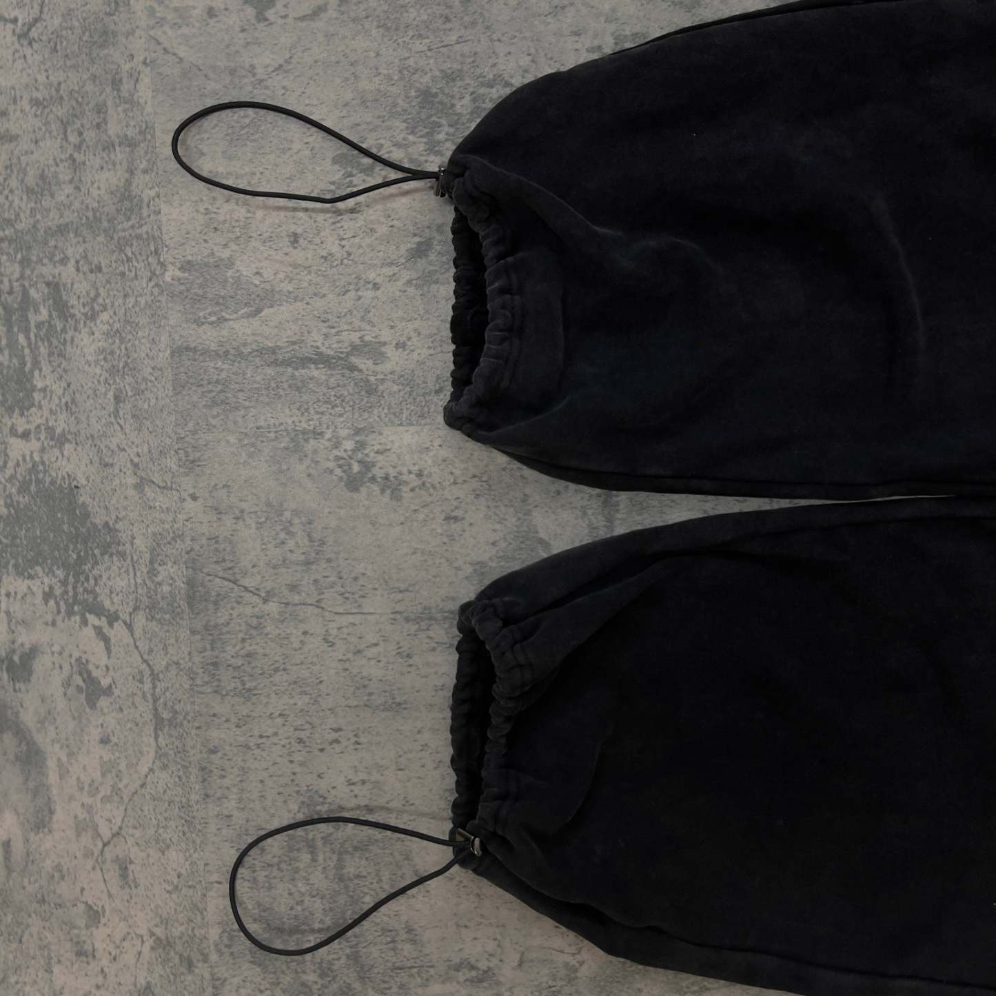 CARGO SWEATS (COAL)-IYAMIUIO