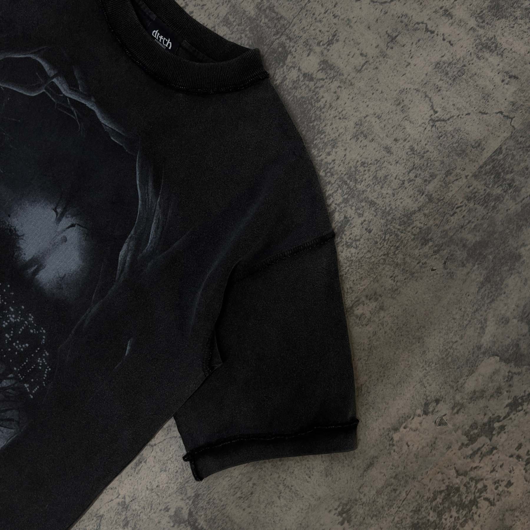 FIREFLY TEE (COAL)-IYAMIUIO