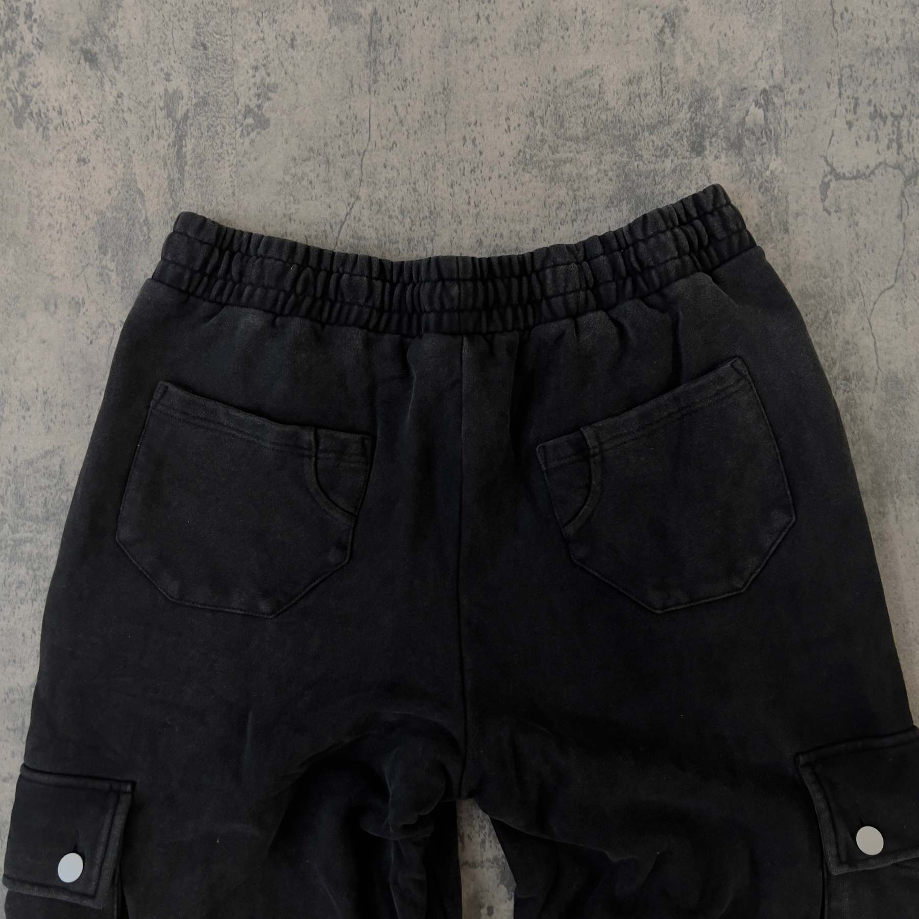 CARGO SWEATS (COAL)-IYAMIUIO