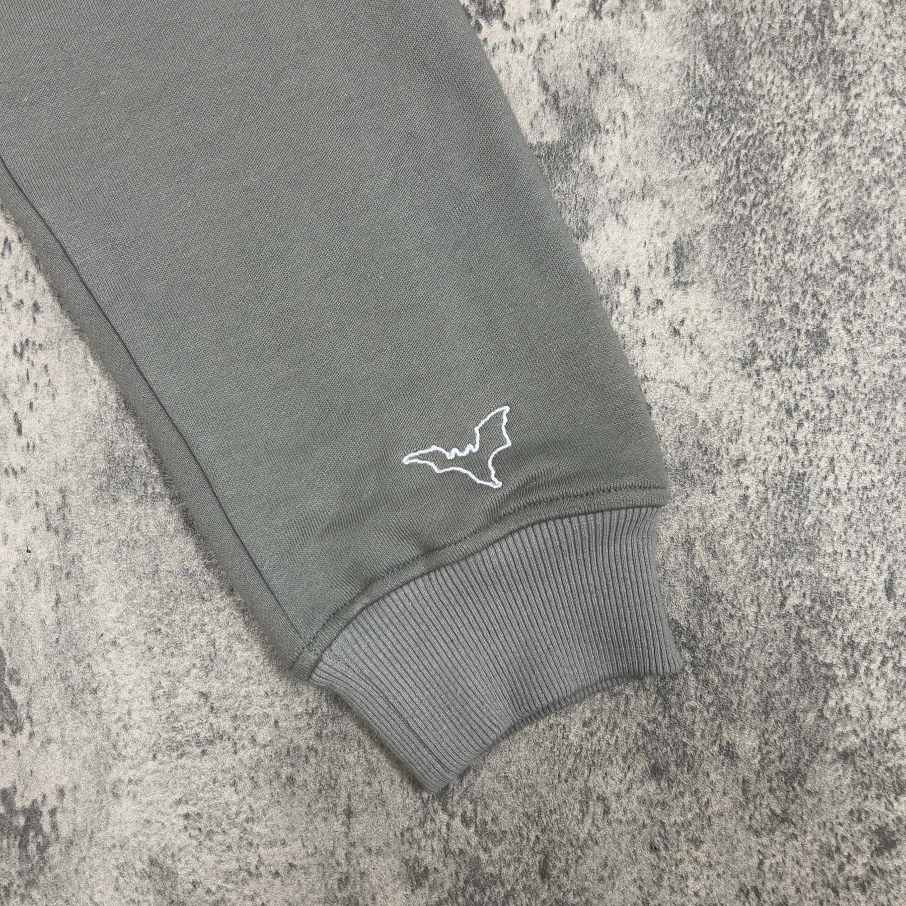 CABIN PULLOVER (CEMENT)-IYAMIUIO