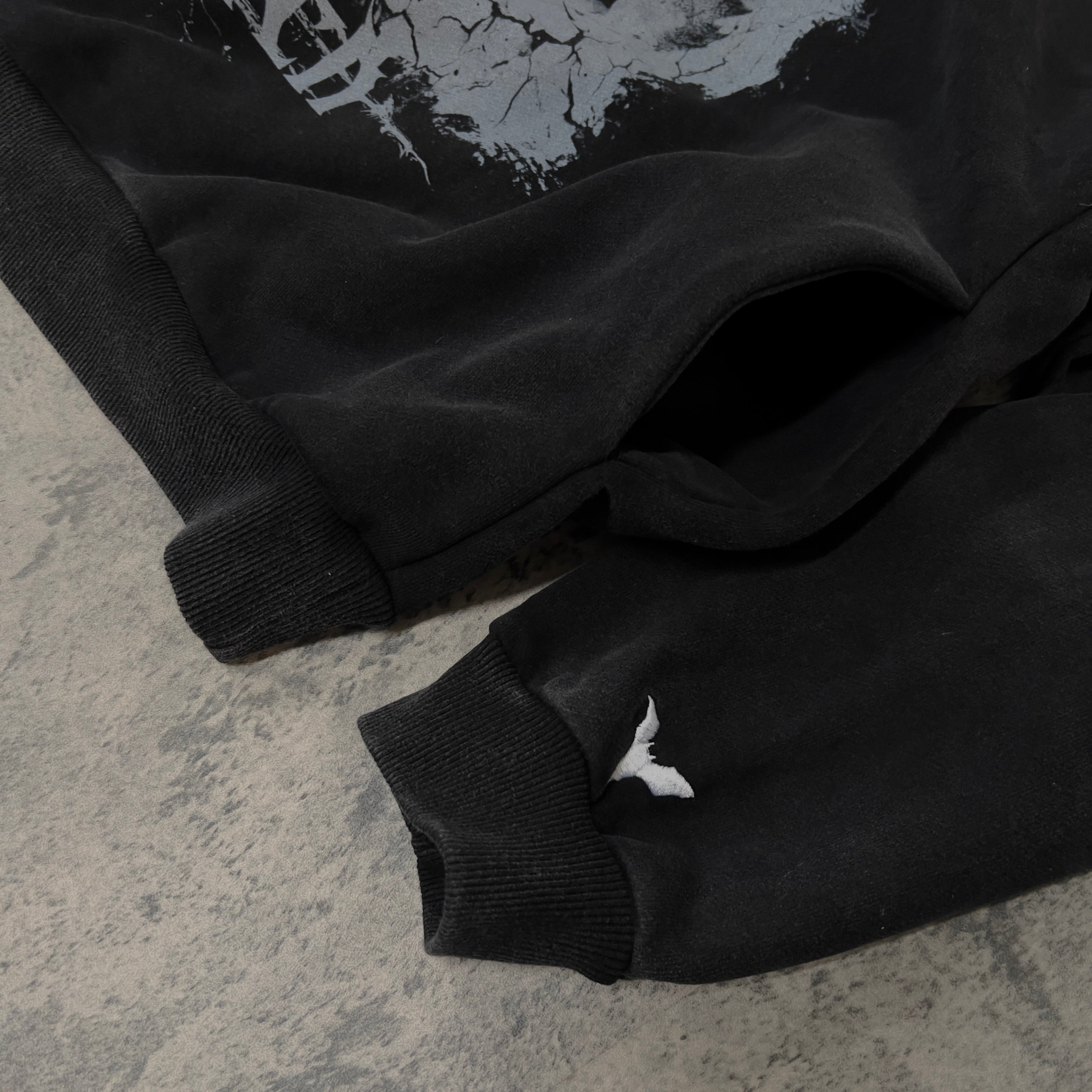 SILHOUETTE PULLOVER (COAL)-IYAMIUIO