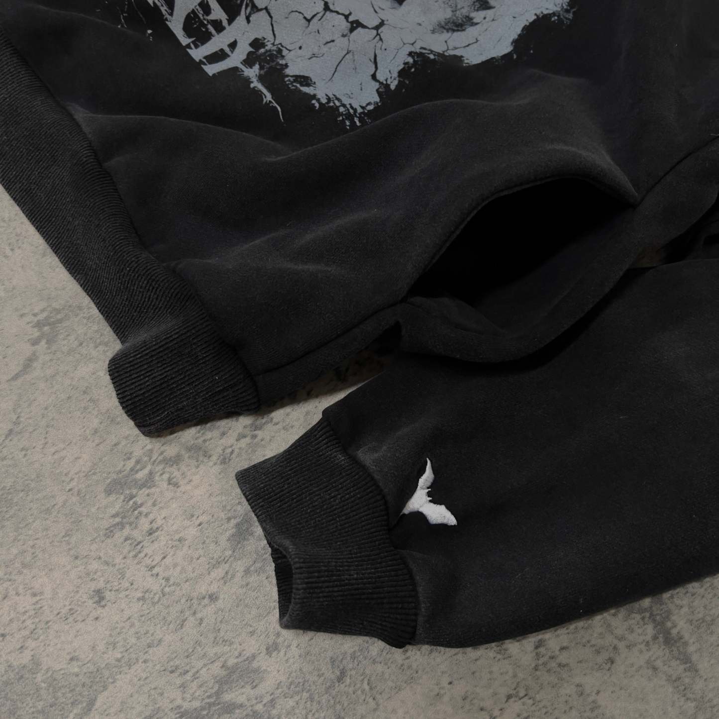 SILHOUETTE PULLOVER (COAL)-IYAMIUIO