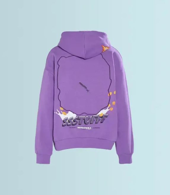 This hoodie is a surprise package! Only needs a snip ✂️