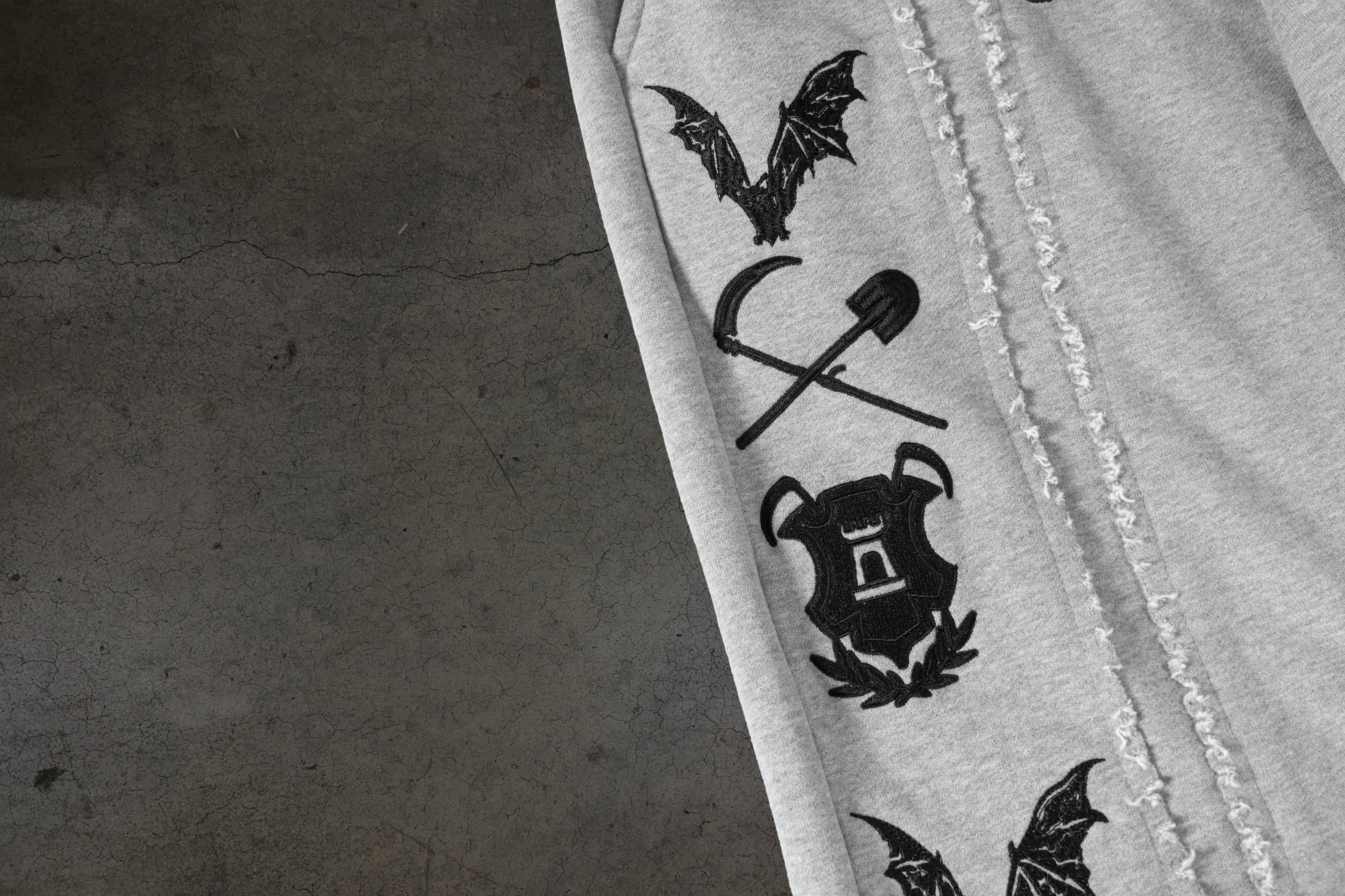 PATCHED SWEATS (HEATHER GREY)-IYAMIUIO