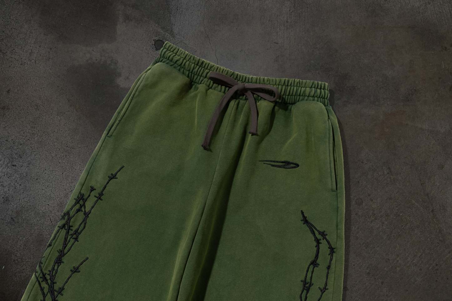 ATHLETIC BARBED SWEATS (PINE)-IYAMIUIO