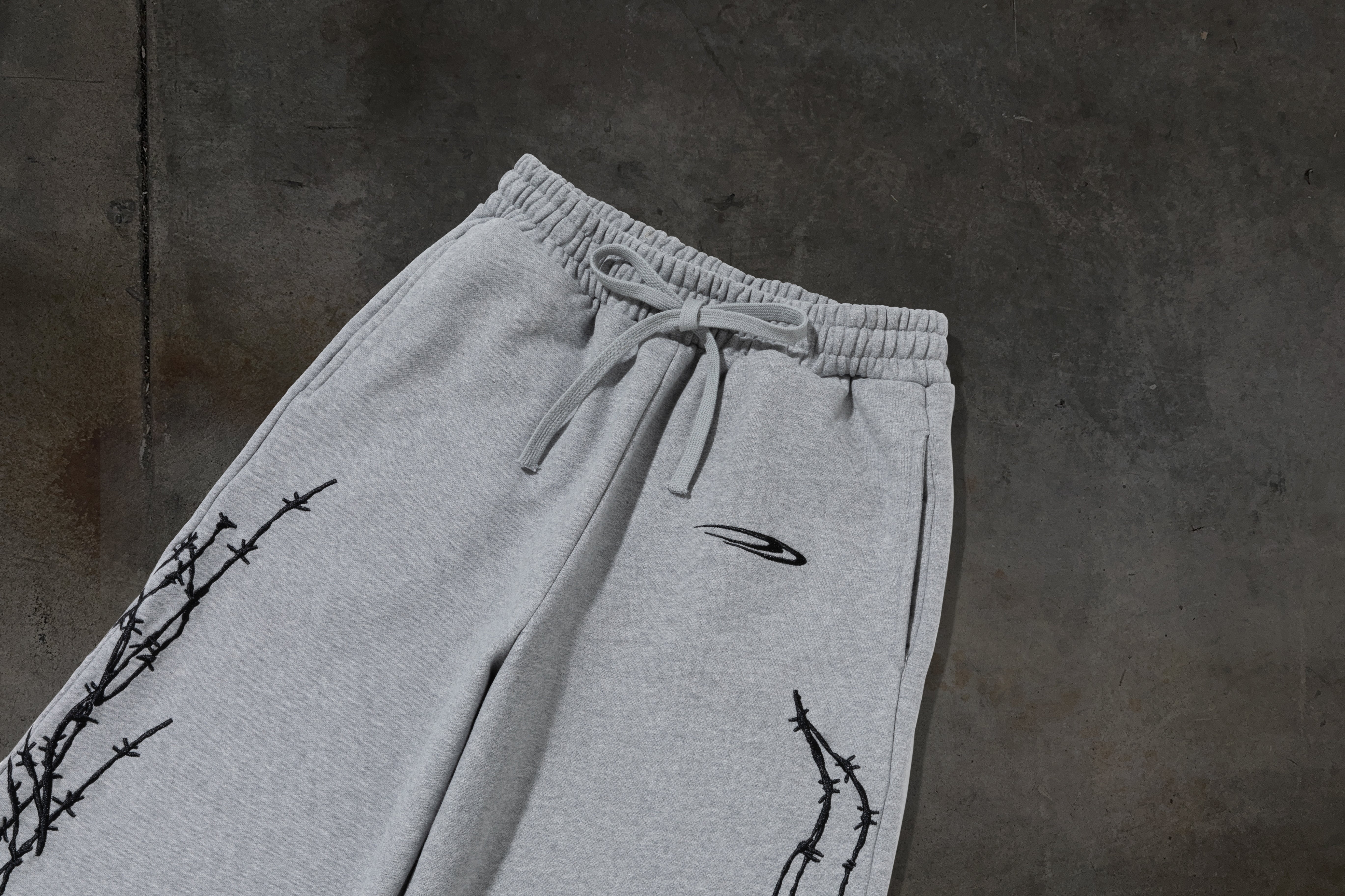 ATHLETIC BARBED SWEATS (HEATHER GREY)-IYAMIUIO