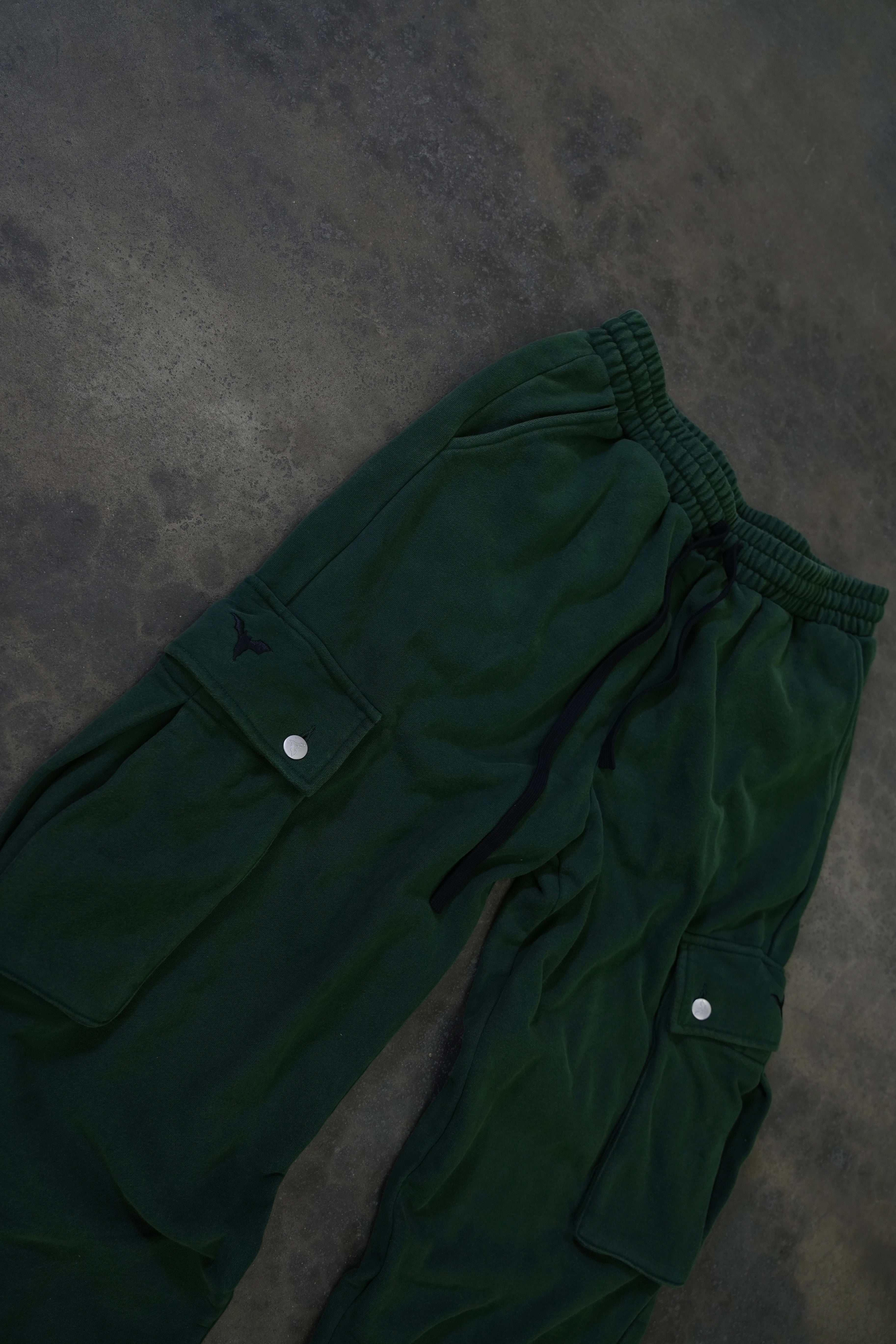 CARGO SWEATS (PINE)-IYAMIUIO