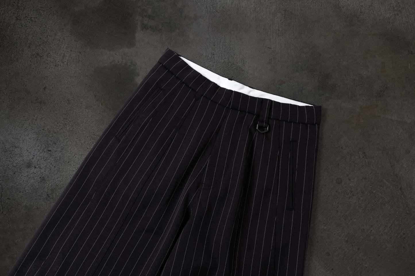 WIDE-LEG DRESS PANTS (PINSTRIPED BLK/WHT)-IYAMIUIO