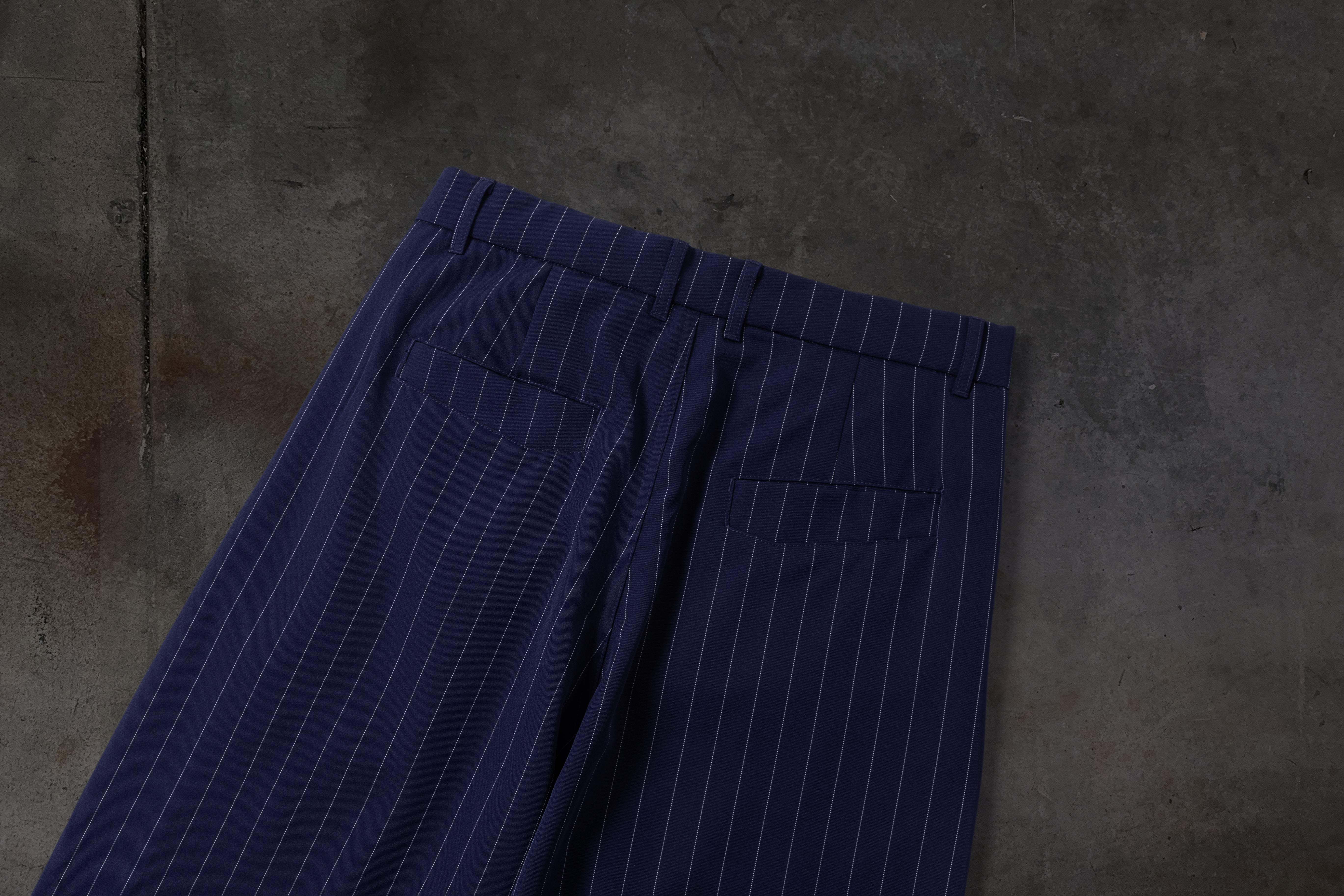 WIDE-LEG DRESS PANTS (PINSTRIPED NAVY/WHT)-IYAMIUIO