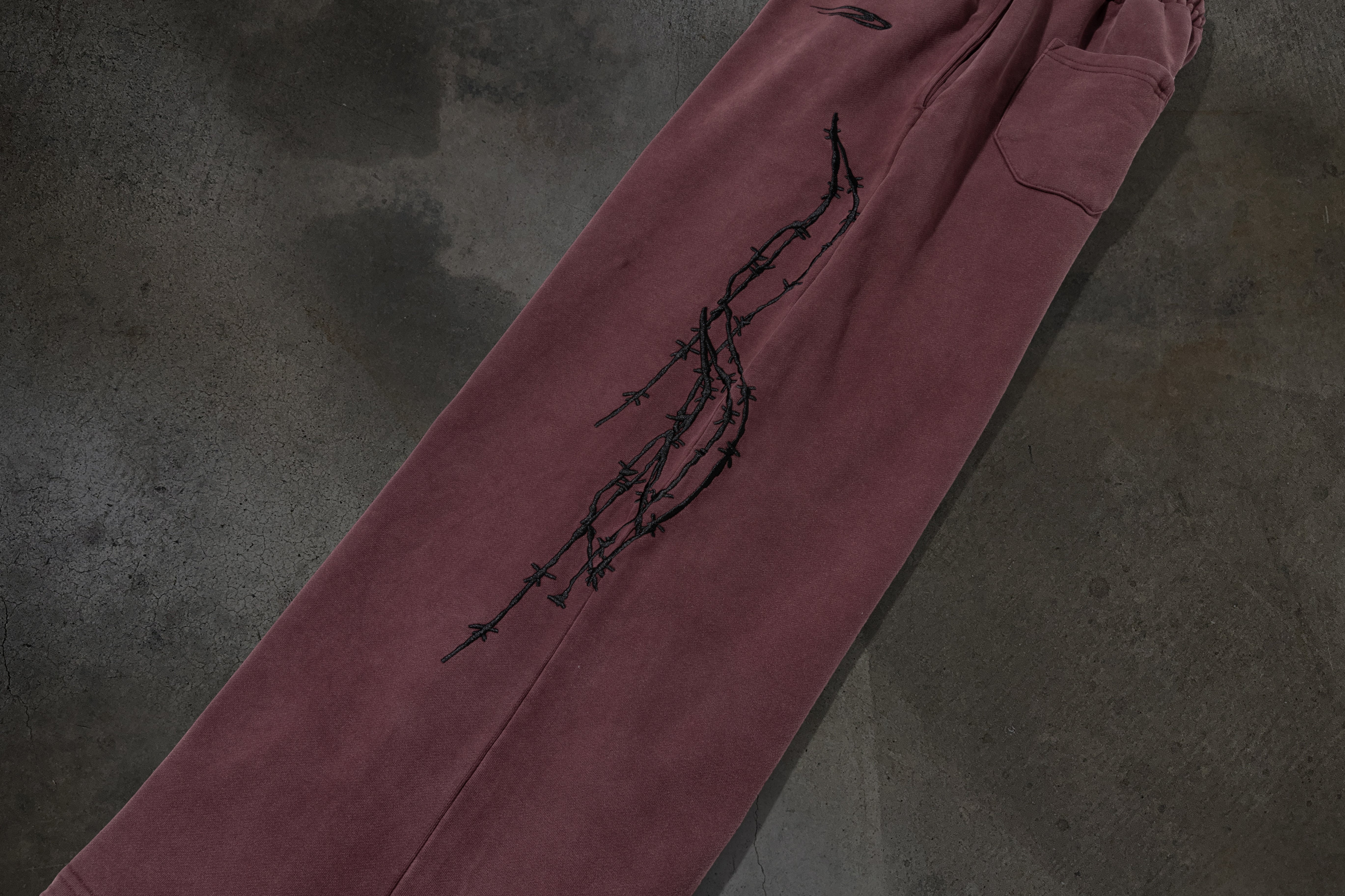 ATHLETIC BARBED SWEATS (CRIMSON)-IYAMIUIO